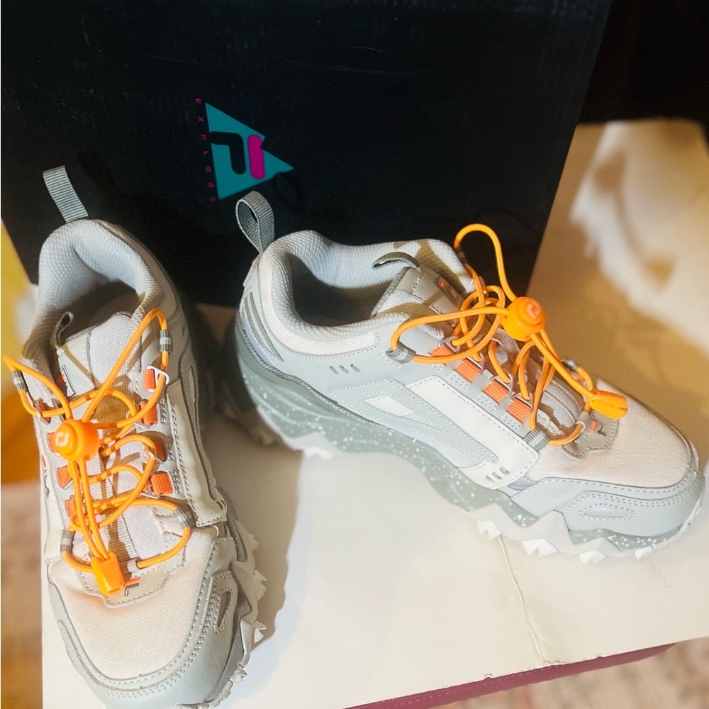 Fila Women’s Sneakers - Green with Orange Highlights - Picture 2 of 7